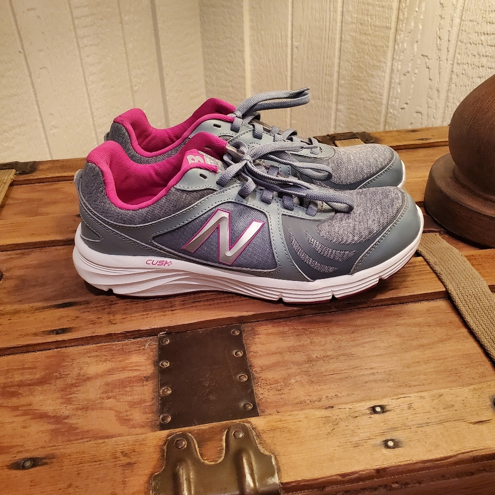 New Balance 496v3 women's sneakers ultra soft insert size 10.5